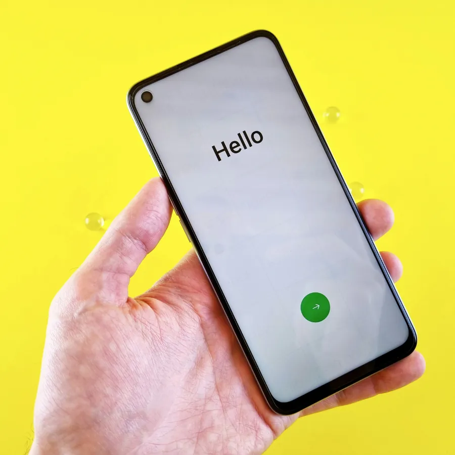 Celular con WhatsApp para consultas